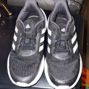 Adidas EQ21 youth size 1.5. Black and white excellent condition